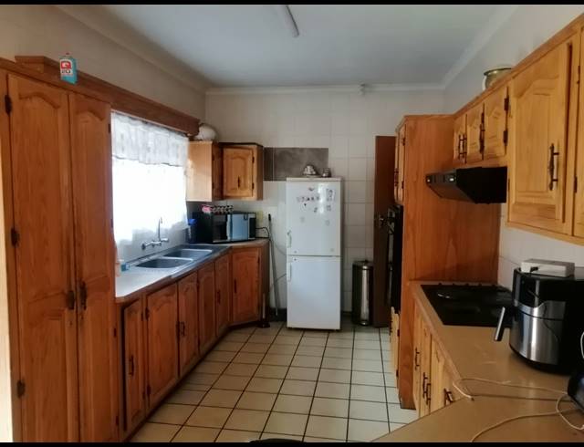 3 BEDROOM HOUSE FOR SALE IN VANDERBIJLPARK CE 5